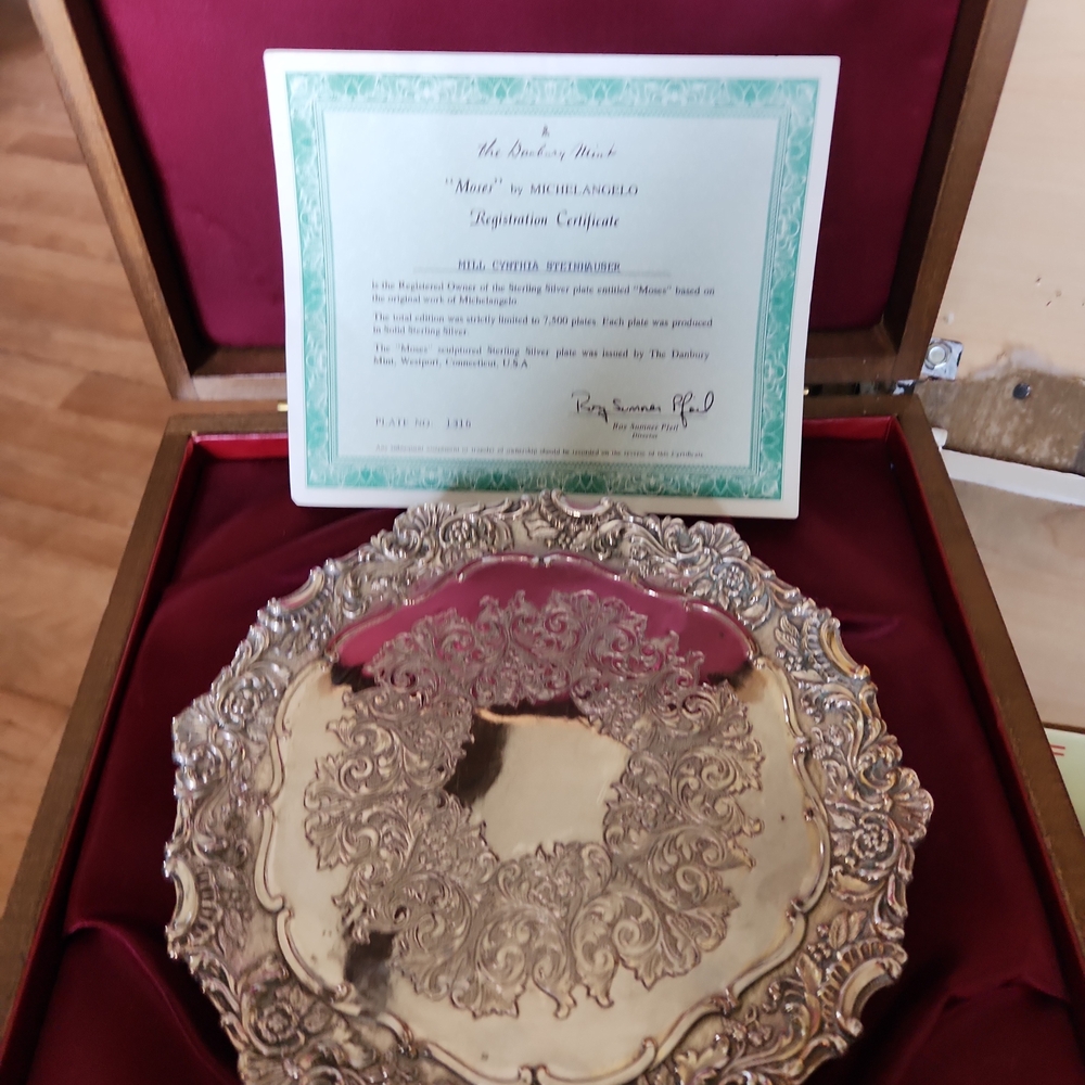 Gold Decorative Plate with Certificate